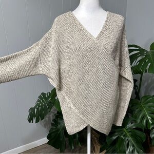 🛍️Olga V-neck wrap style sweater size large measurements posted.